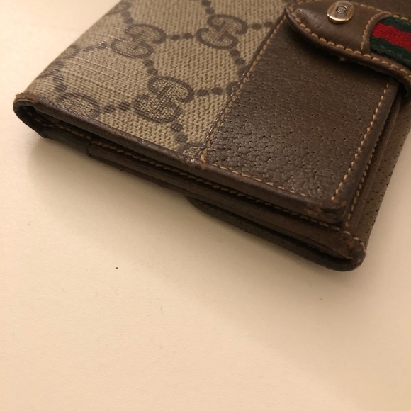 SOLD 🌟 Authentic Gucci wallet - Picture 4 of 11